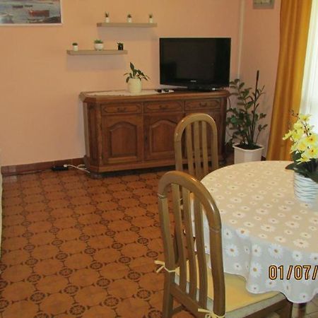 Apartment Tomy Трогир Екстериор снимка