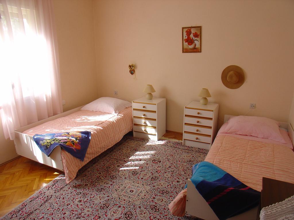 Apartment Tomy Трогир Екстериор снимка
