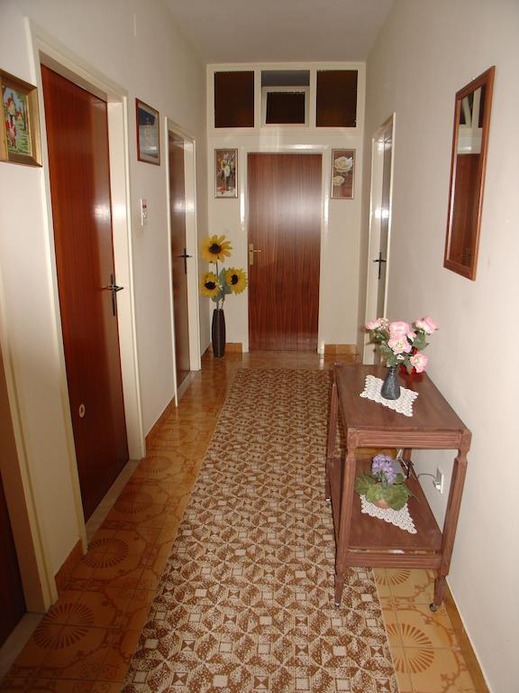 Apartment Tomy Трогир Екстериор снимка