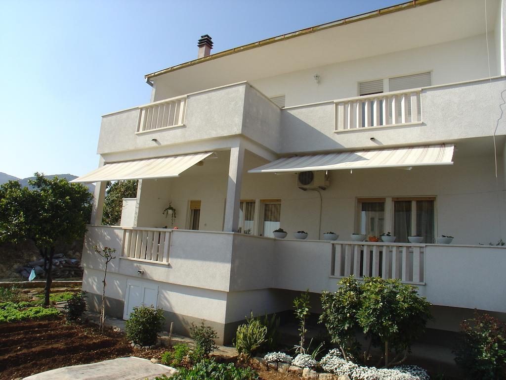 Apartment Tomy Трогир Екстериор снимка