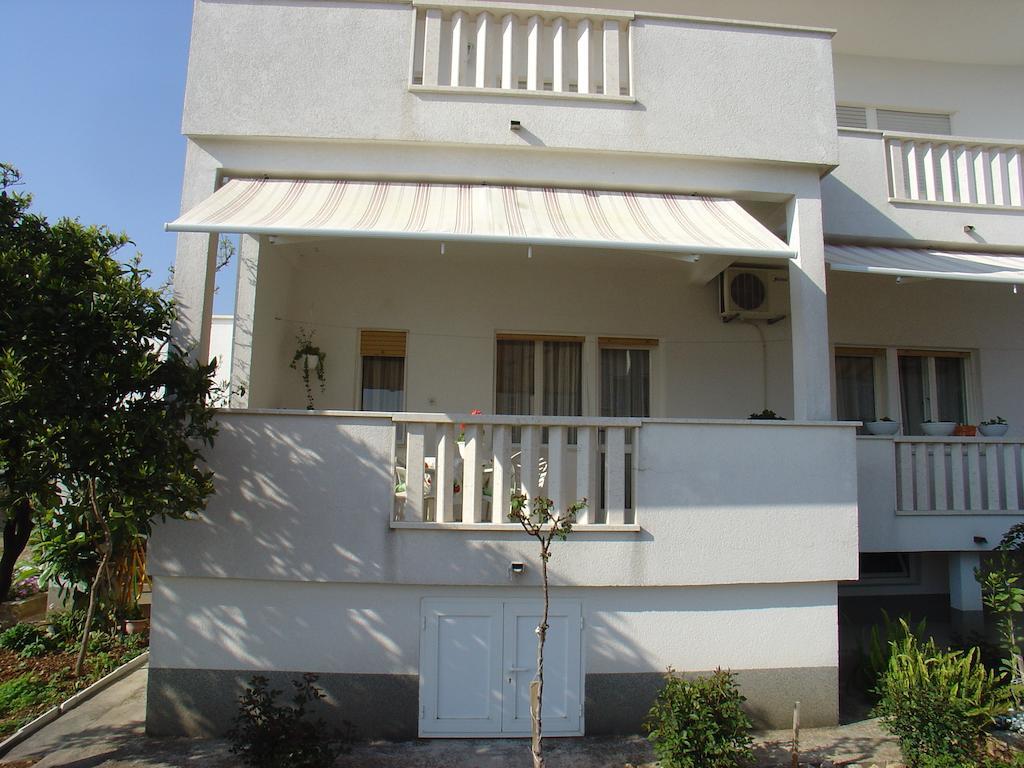 Apartment Tomy Трогир Екстериор снимка