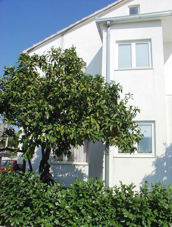 Apartment Tomy Трогир Екстериор снимка