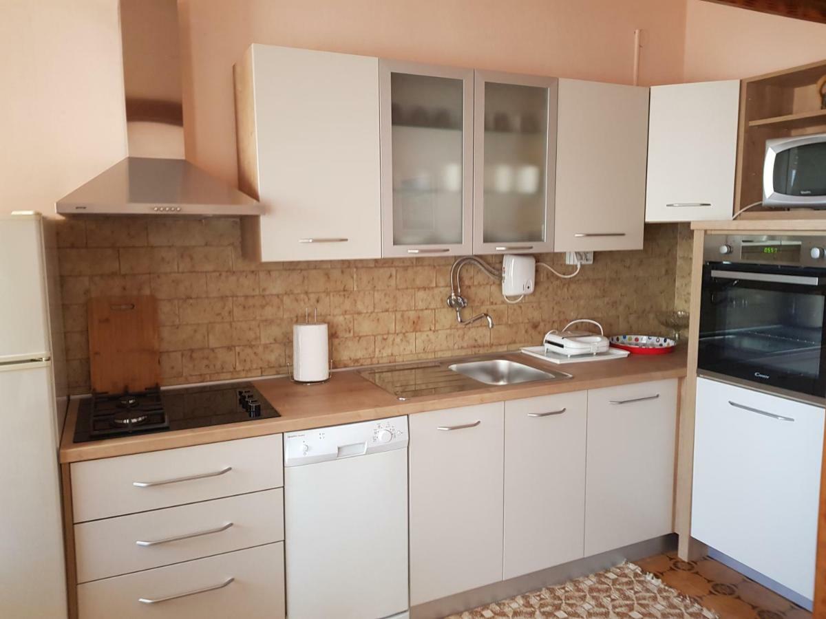 Apartment Tomy Трогир Екстериор снимка